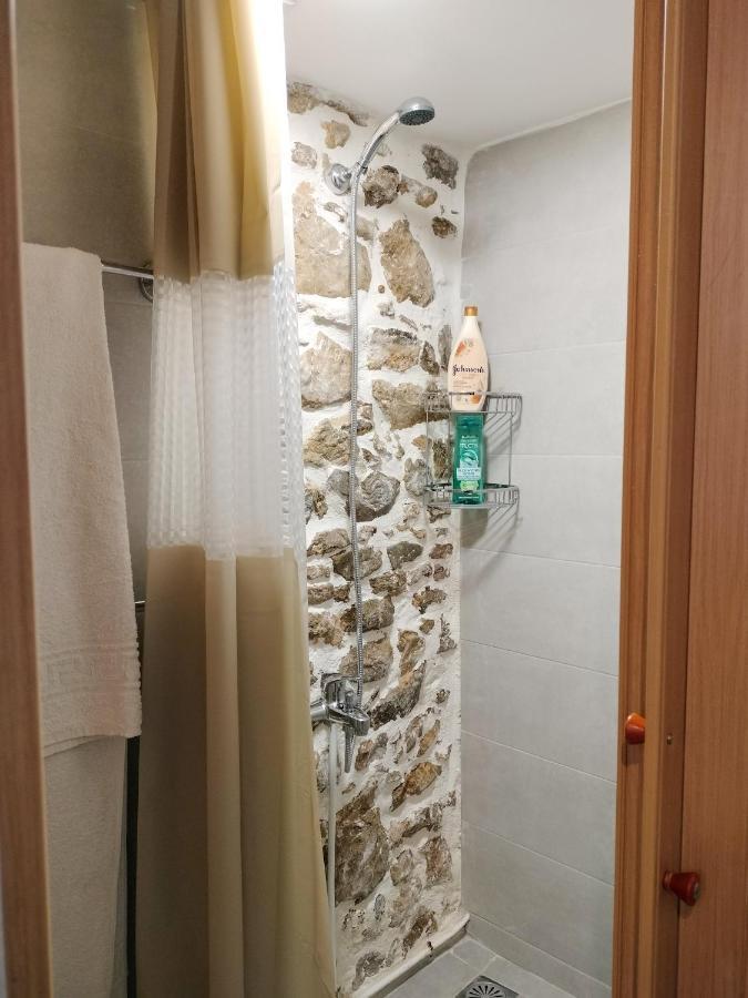 Pithari Apartment นาฟปลิโอ ภายนอก รูปภาพ